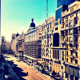 Una habitación con vistas en el @praktikhotels Metropol de Madrid